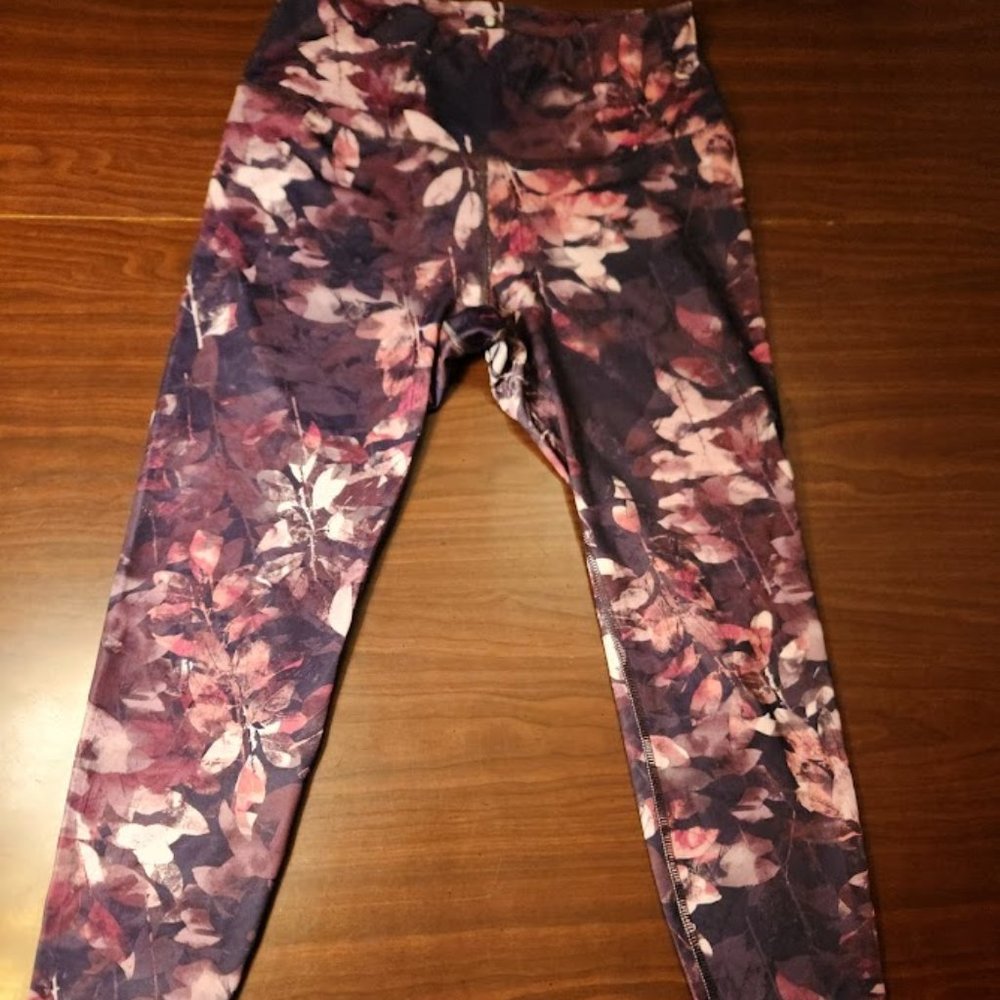 New without tags ankle length spandex pants.